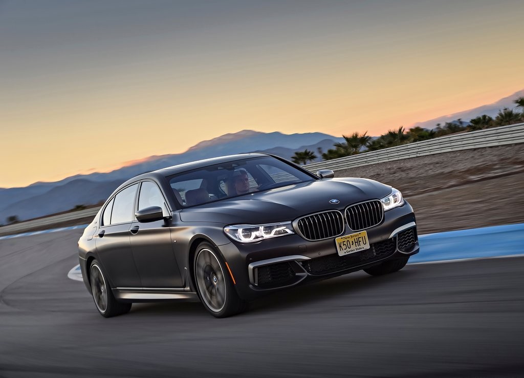 2017 - BMW M760i & M760Li, foto 33