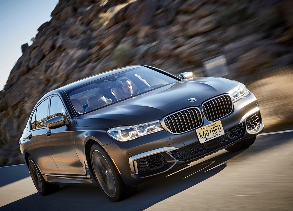 2017 - BMW M760i & M760Li, foto 38