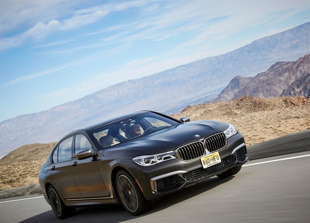 2017 - BMW M760i & M760Li, foto 42