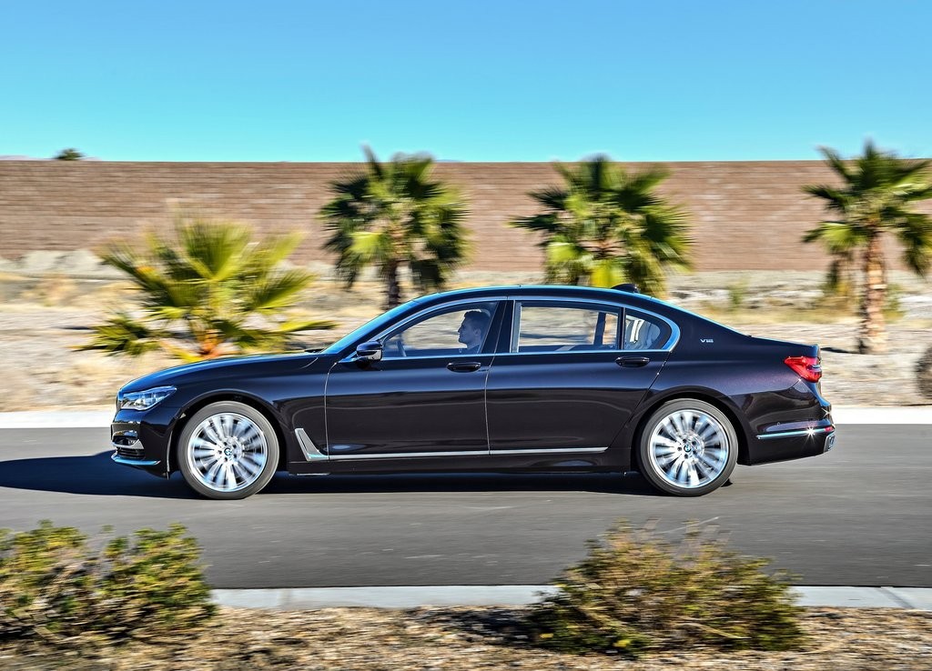 2017 - BMW M760i & M760Li, foto 72