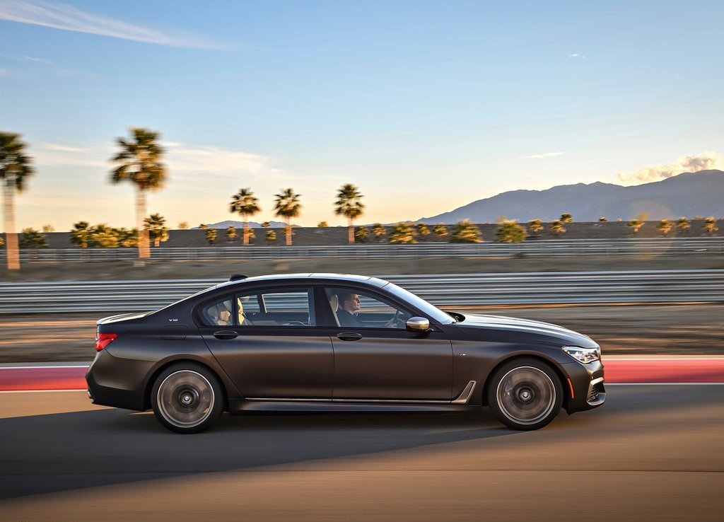 2017 - BMW M760i & M760Li, foto 80