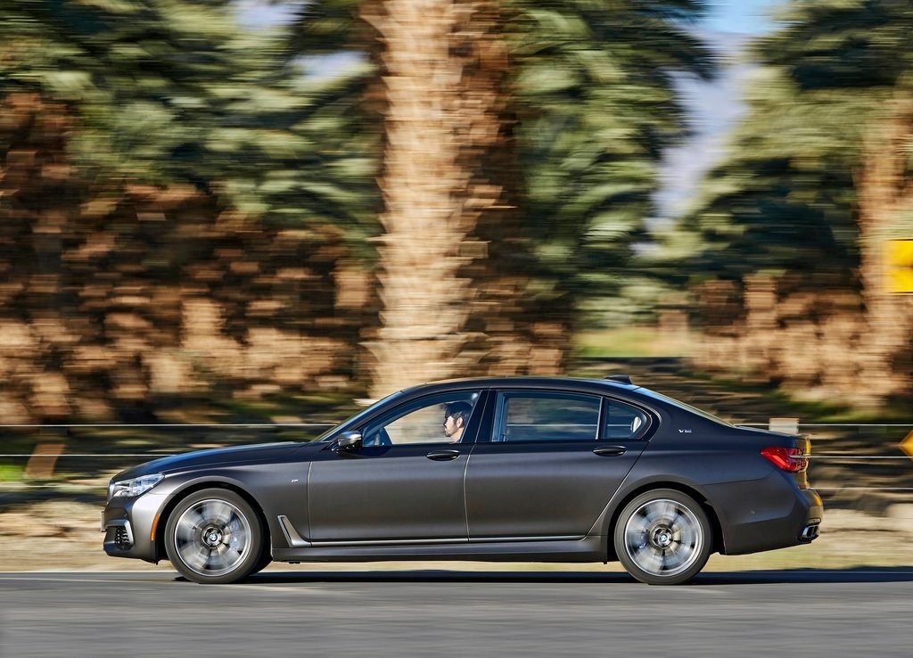 2017 - BMW M760i & M760Li, foto 83