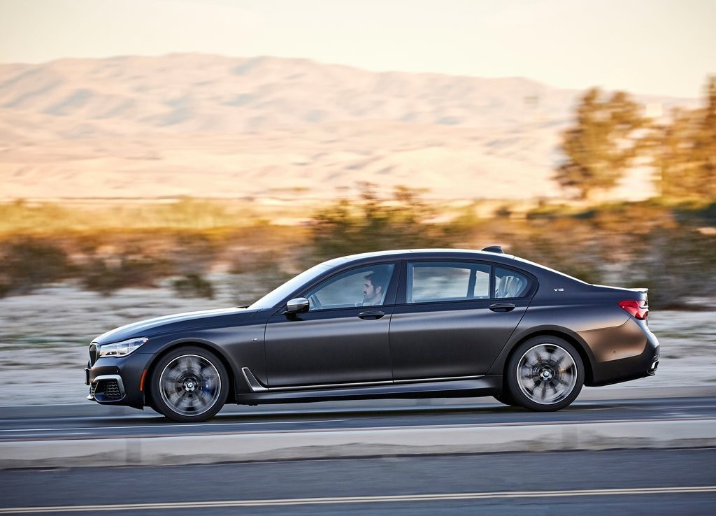 2017 - BMW M760i & M760Li, foto 86