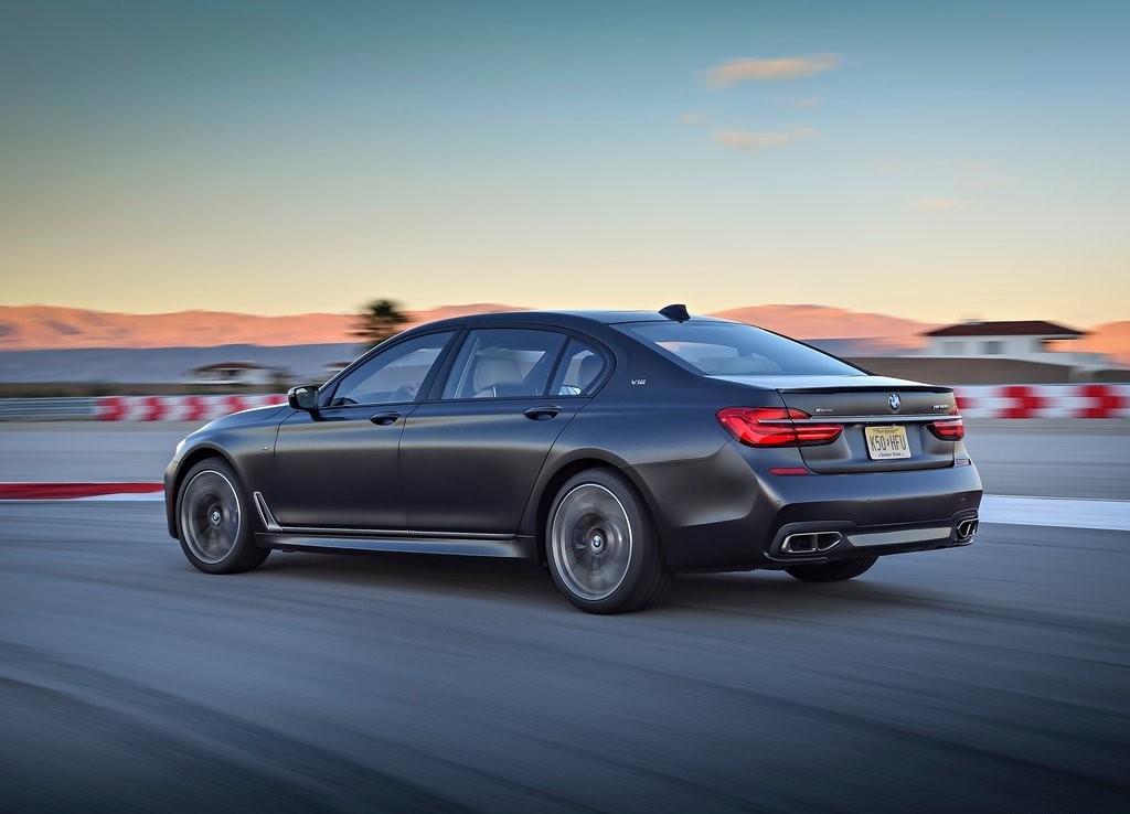 2017 - BMW M760i & M760Li, foto 102
