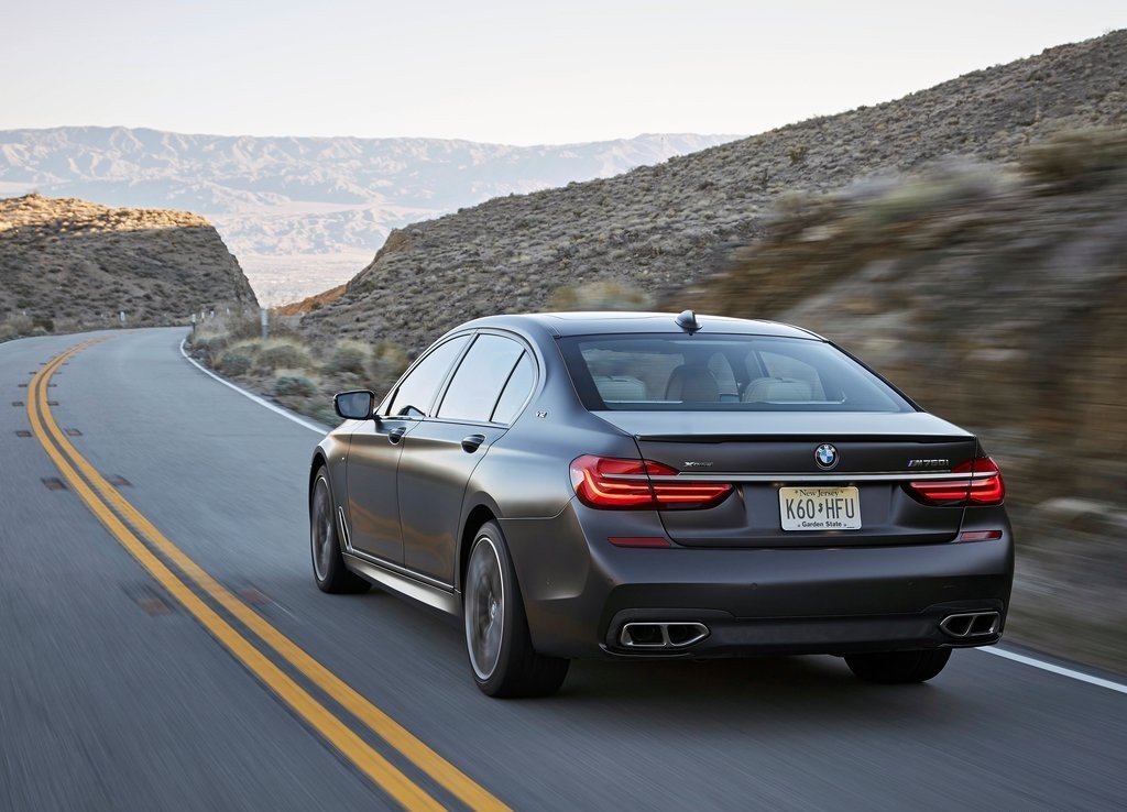 2017 - BMW M760i & M760Li, foto 105