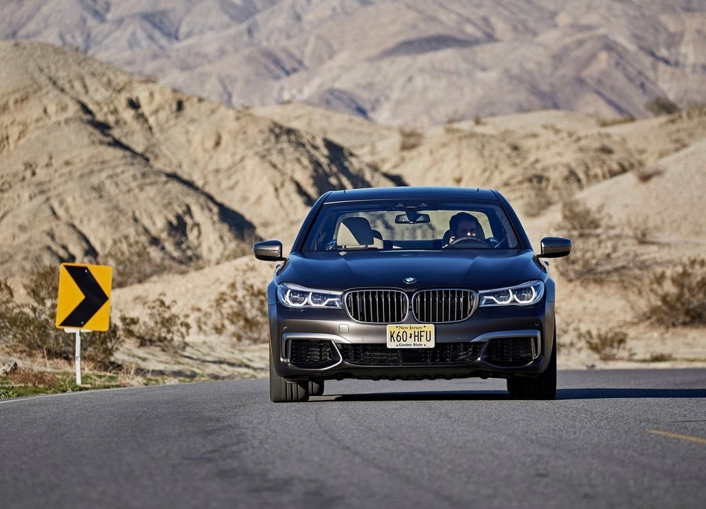 2017 - BMW M760i & M760Li, foto 118