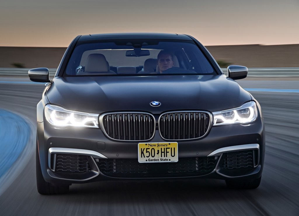 2017 - BMW M760i & M760Li, foto 120