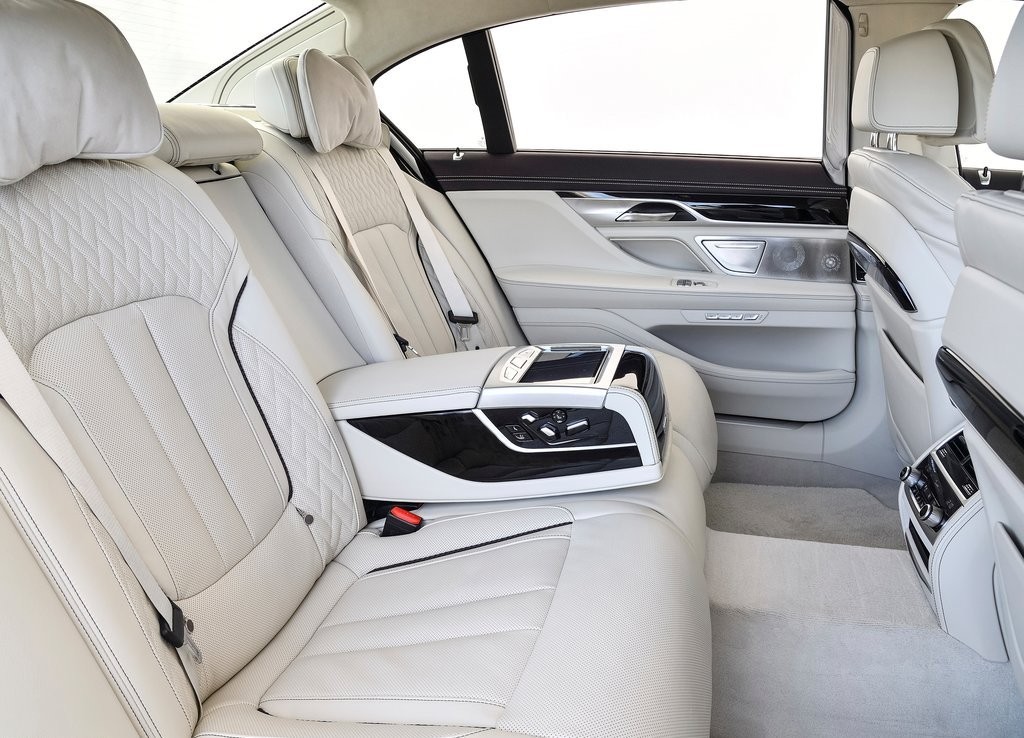 2017 - BMW M760i & M760Li, foto 150