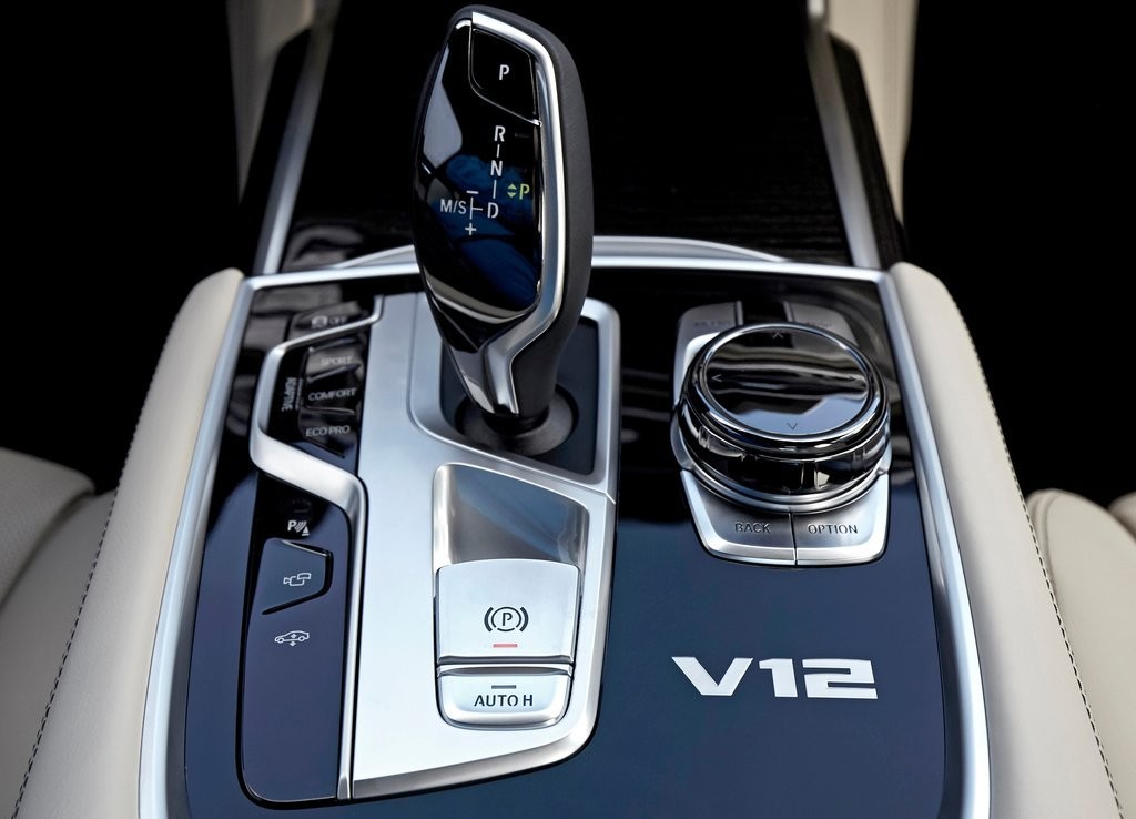 2017 - BMW M760i & M760Li, foto 154
