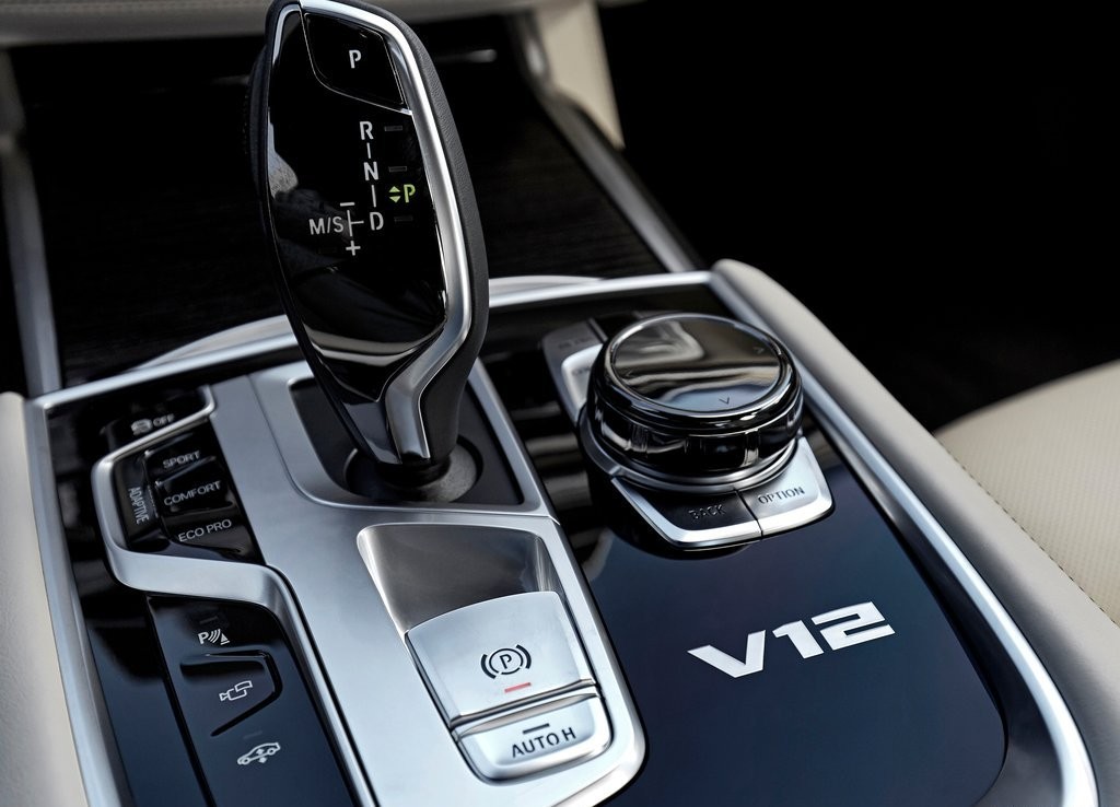 2017 - BMW M760i & M760Li, foto 155
