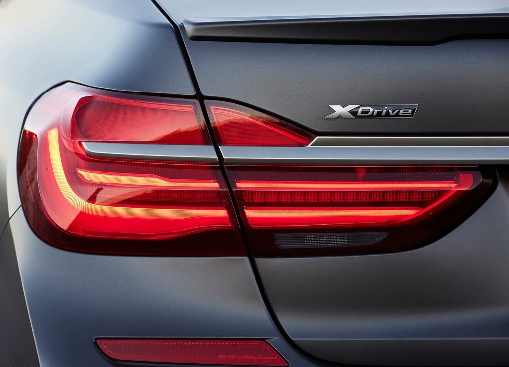 2017 - BMW M760i & M760Li, foto 171