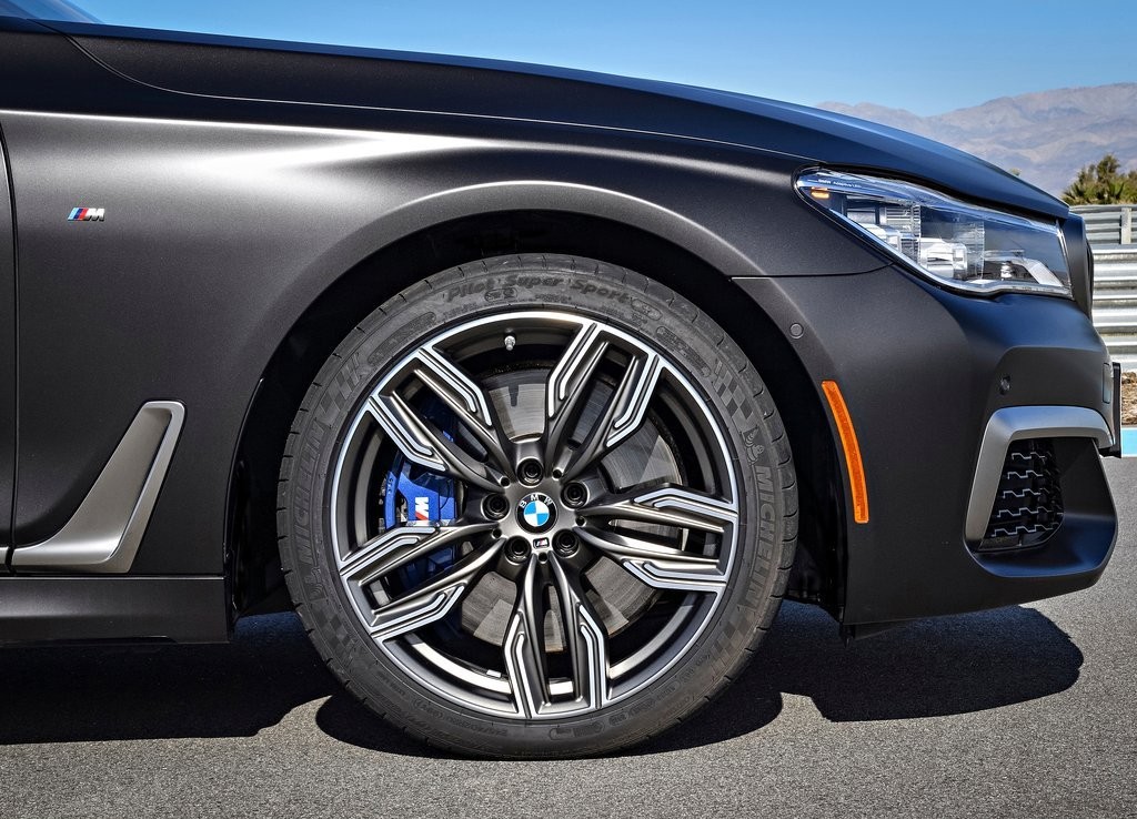 2017 - BMW M760i & M760Li, foto 175