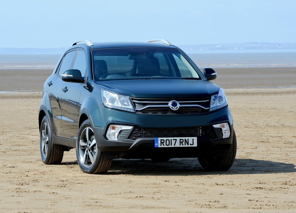 SSANGYONG KORANDO, foto 2
