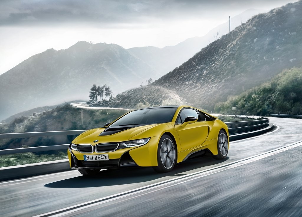 2018 - BMW i8 PROTONIC FROZEN YELLOW EDITION, foto 2