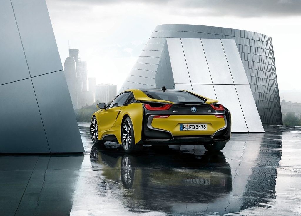 2018 - BMW i8 PROTONIC FROZEN YELLOW EDITION, foto 4