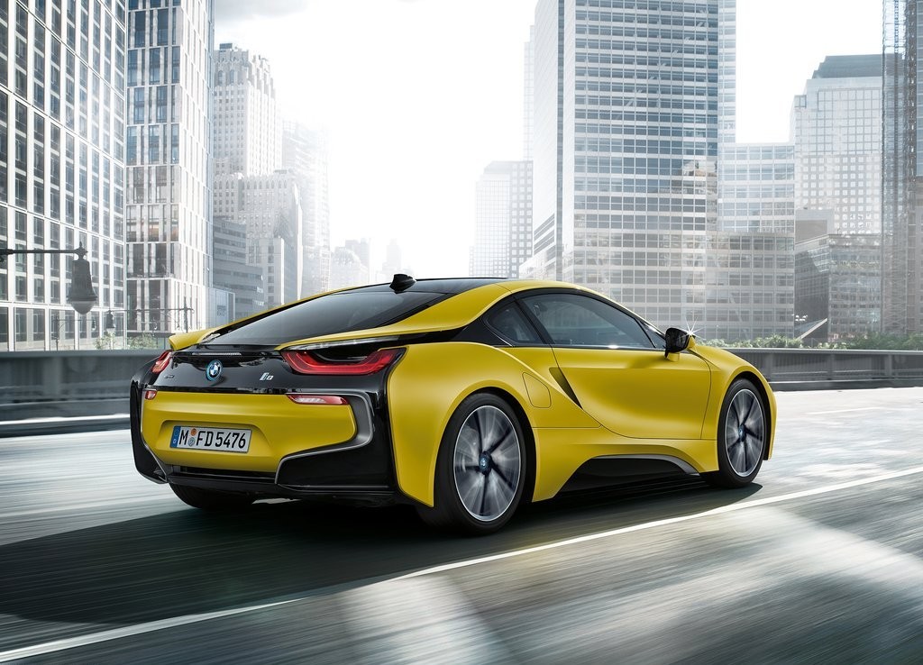 2018 - BMW i8 PROTONIC FROZEN YELLOW EDITION, foto 5