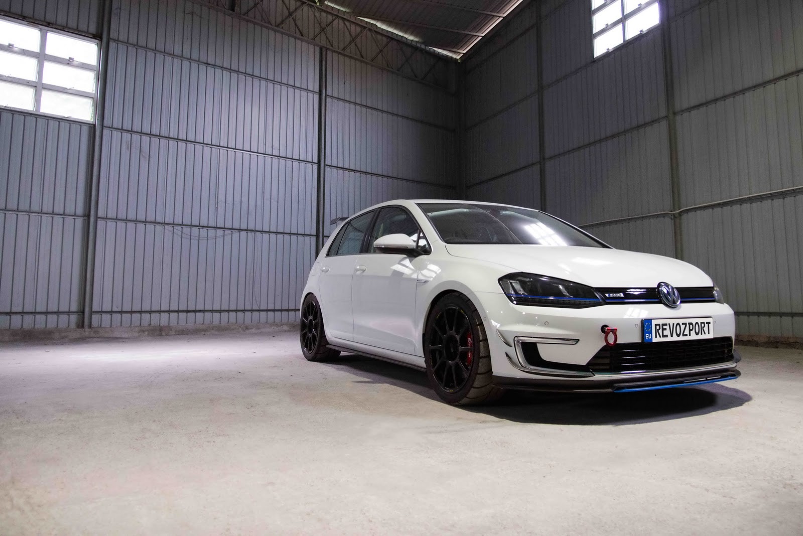 2017 - VOLKSWAGEN e-GOLF BY REVOZPORT, foto 1