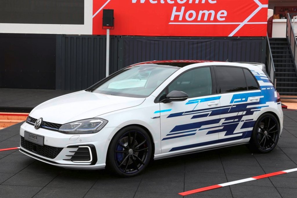 2017 - VOLKSWAGEN GOLF GTE PERFORMANCE CONCEPT, foto 1