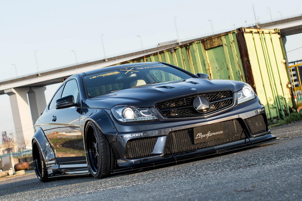 2017 - MERCEDES-AMG C 63 COUPE BY LIBERTY WALK, foto 1
