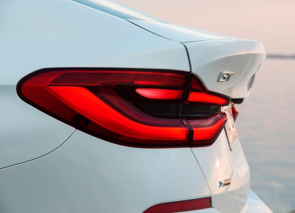BMW 6 SERIES GRAN TURISMO, foto 109
