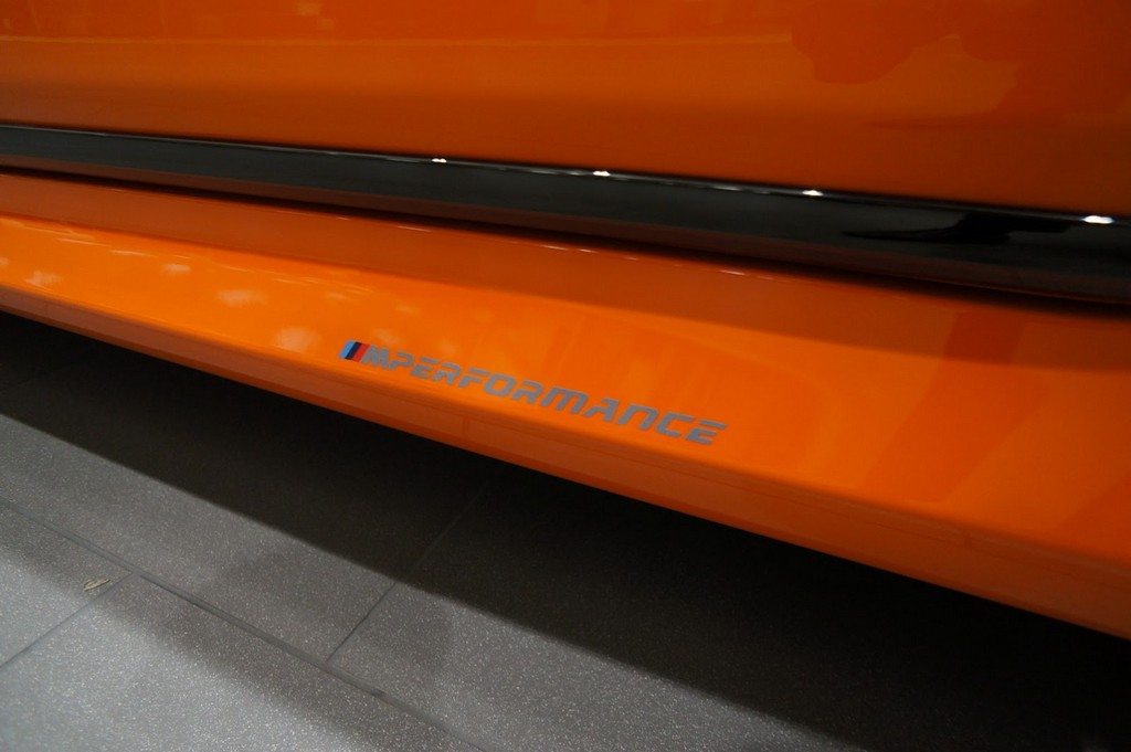 2017 - BMW 750i FIRE ORANGE INDIVIDUAL, foto 5