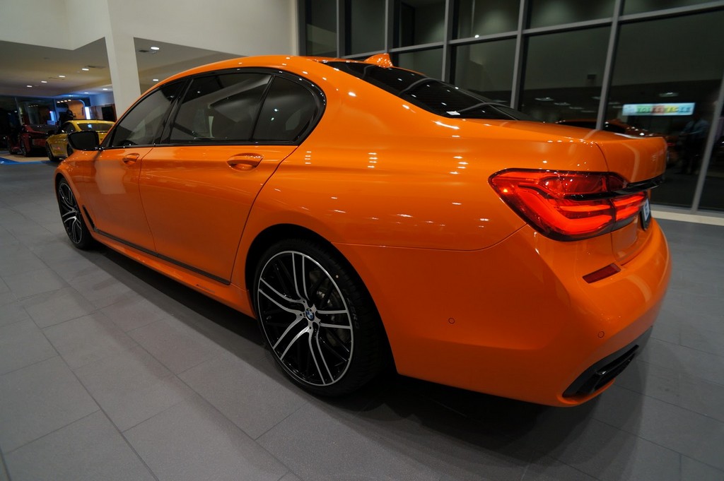 2017 - BMW 750i FIRE ORANGE INDIVIDUAL, foto 6