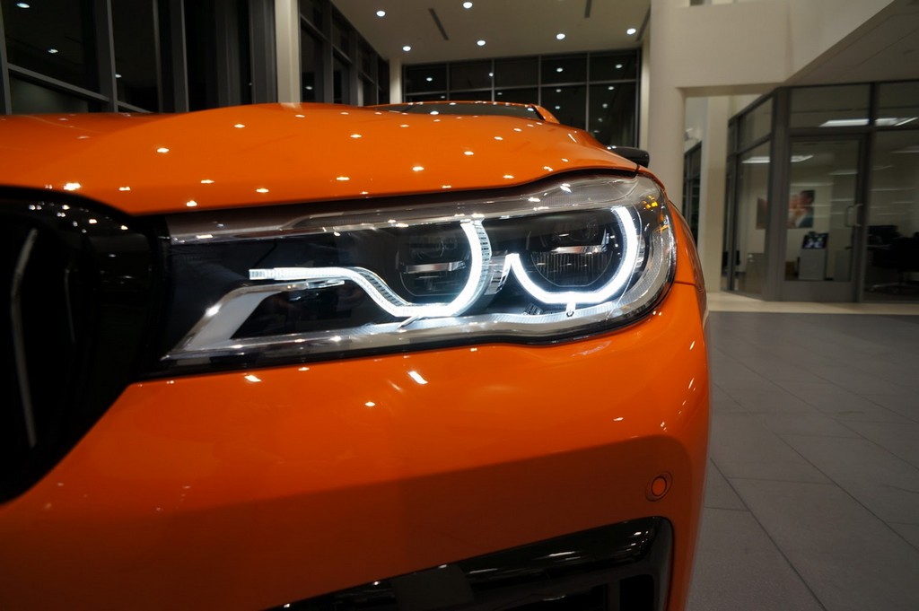 2017 - BMW 750i FIRE ORANGE INDIVIDUAL, foto 9