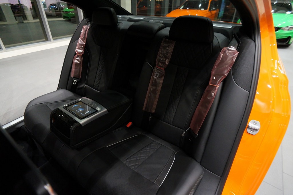 2017 - BMW 750i FIRE ORANGE INDIVIDUAL, foto 15