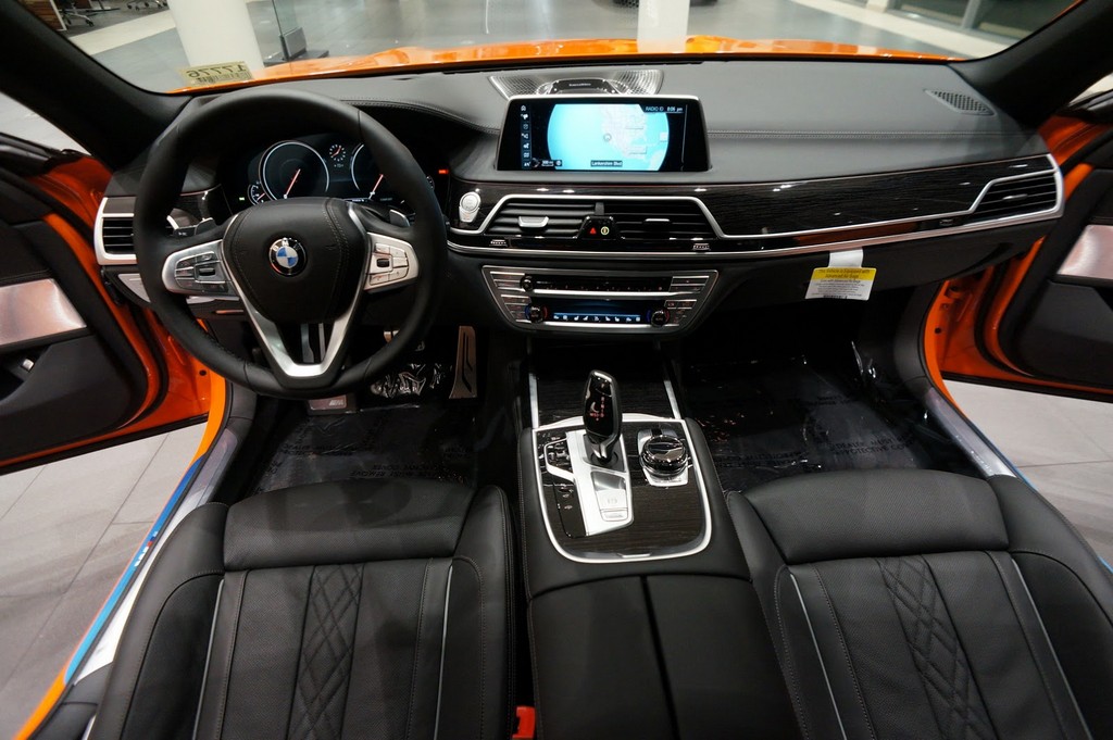 2017 - BMW 750i FIRE ORANGE INDIVIDUAL, foto 21