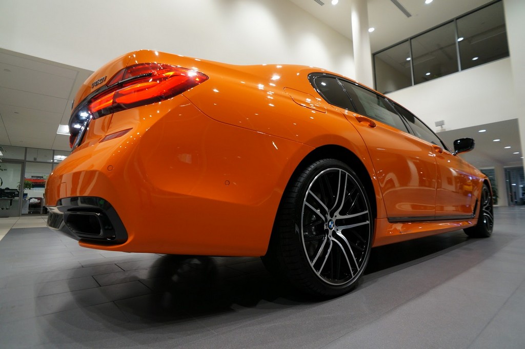 2017 - BMW 750i FIRE ORANGE INDIVIDUAL, foto 23