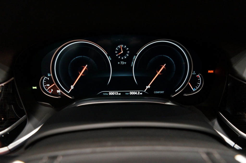 2017 - BMW 750i FIRE ORANGE INDIVIDUAL, foto 32