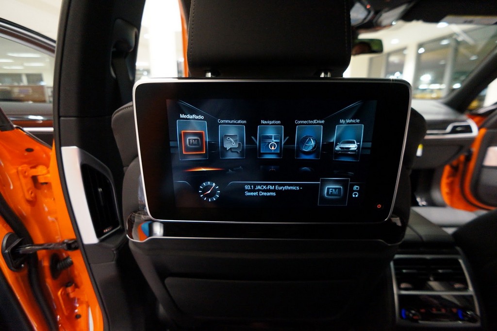 2017 - BMW 750i FIRE ORANGE INDIVIDUAL, foto 34
