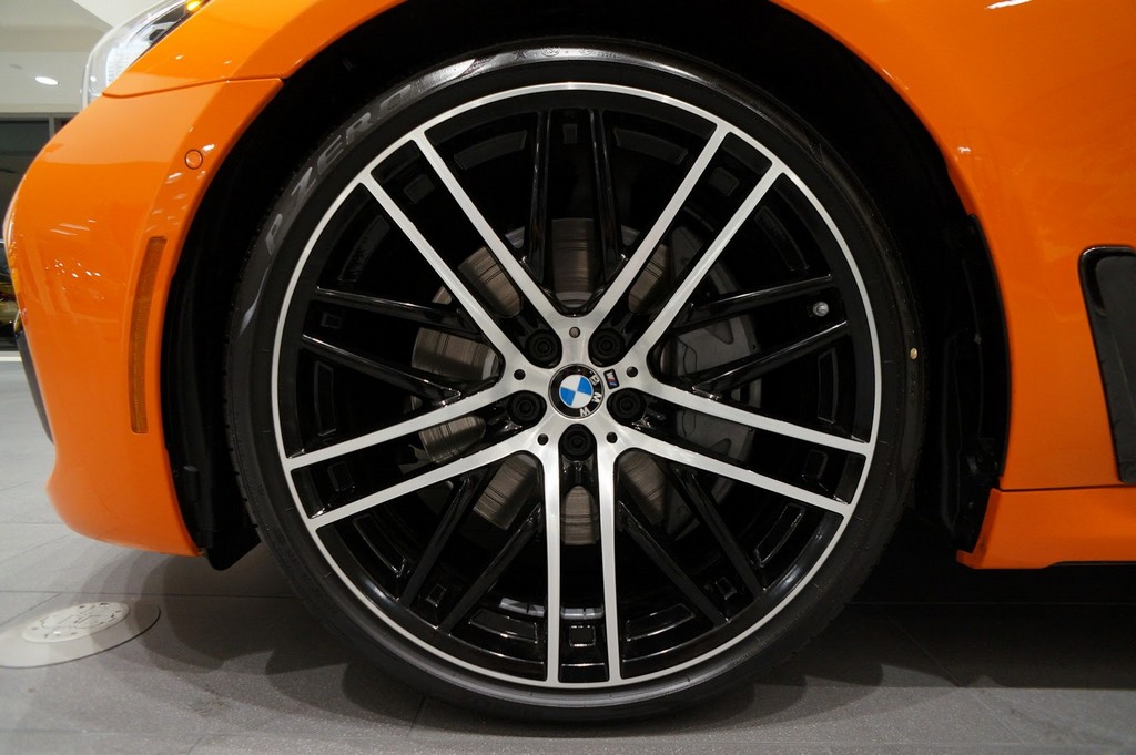 2017 - BMW 750i FIRE ORANGE INDIVIDUAL, foto 37