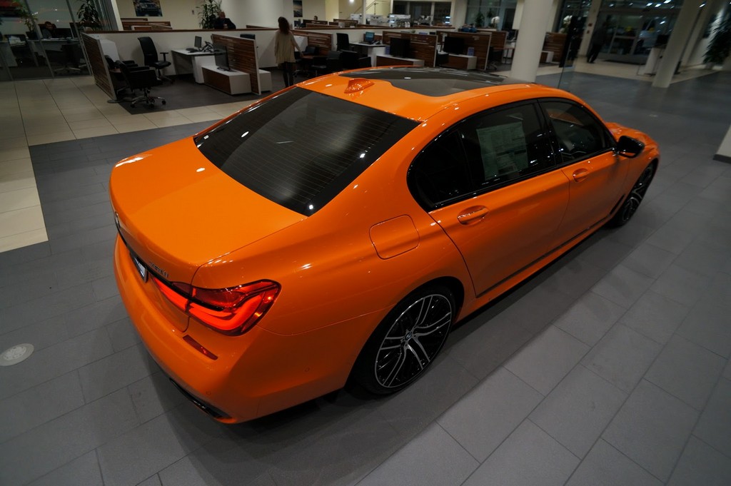2017 - BMW 750i FIRE ORANGE INDIVIDUAL, foto 38