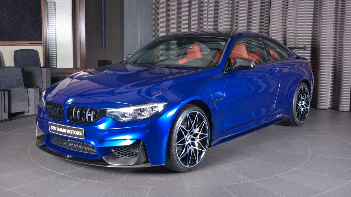 2017 - BMW M4 COUPE SAN MARINO BLUE BY ABU DHABI MOTORS, foto 1