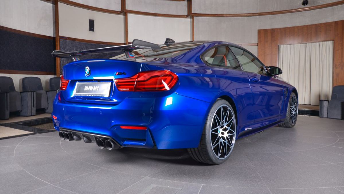 2017 - BMW M4 COUPE SAN MARINO BLUE BY ABU DHABI MOTORS, foto 6