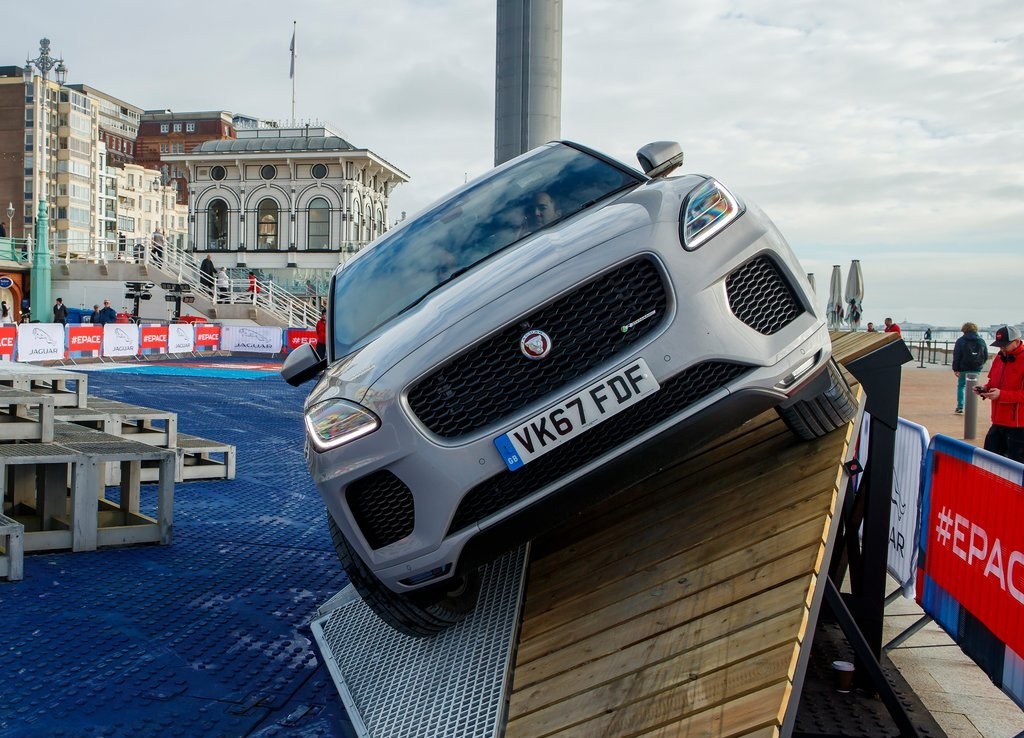 JAGUAR E-PACE, foto 124