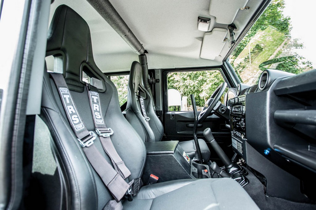2014 - LAND ROVER DEFENDER SVX ‘SPECTRE’, foto 20
