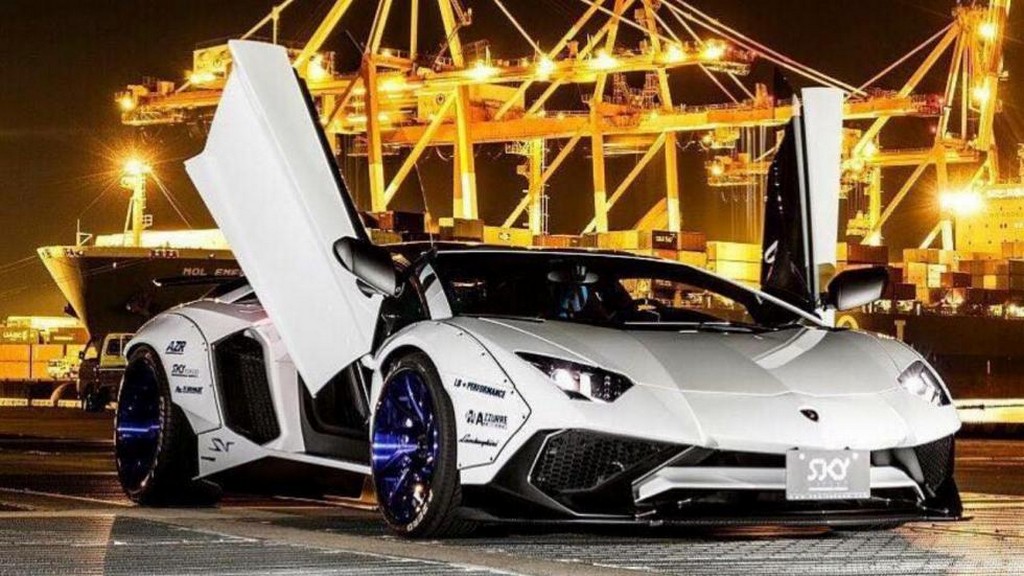 2017 - LAMBORGHINI AVENTADOR SV BY LIBERTY WALK, foto 1