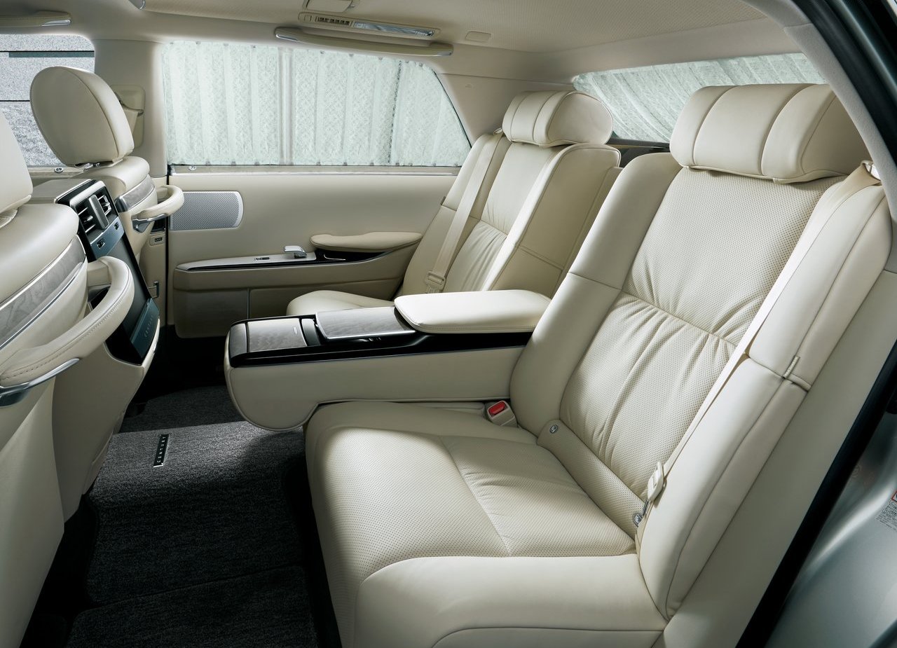 2018 - TOYOTA CENTURY, foto 15