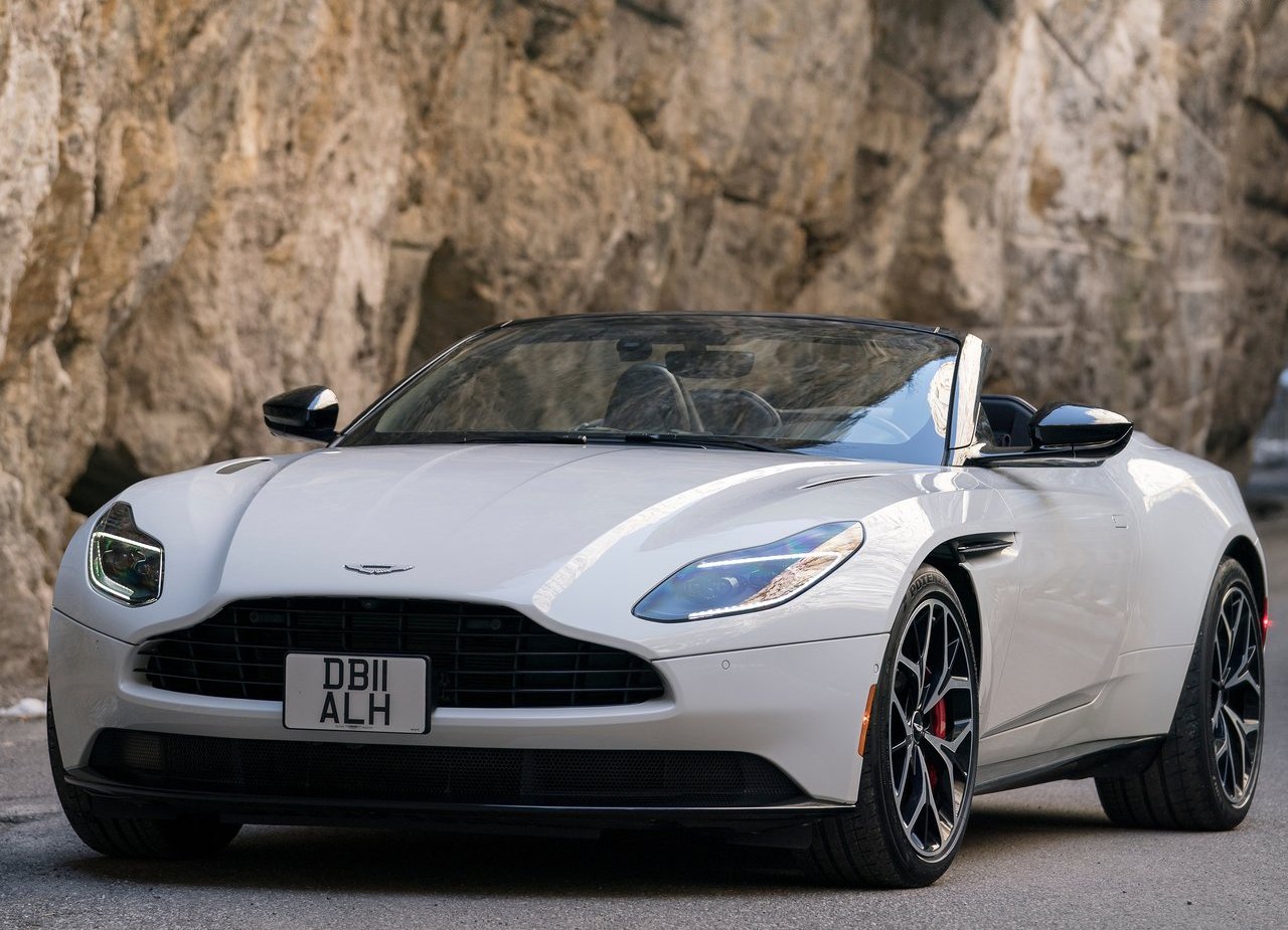 ASTON MARTIN DB11 VOLANTE, foto 16