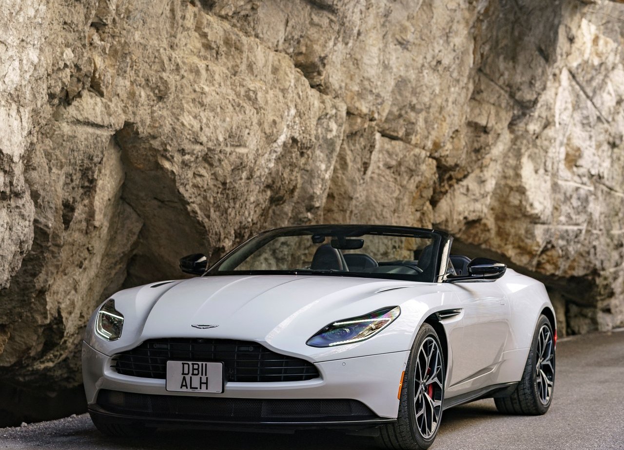 ASTON MARTIN DB11 VOLANTE, foto 17