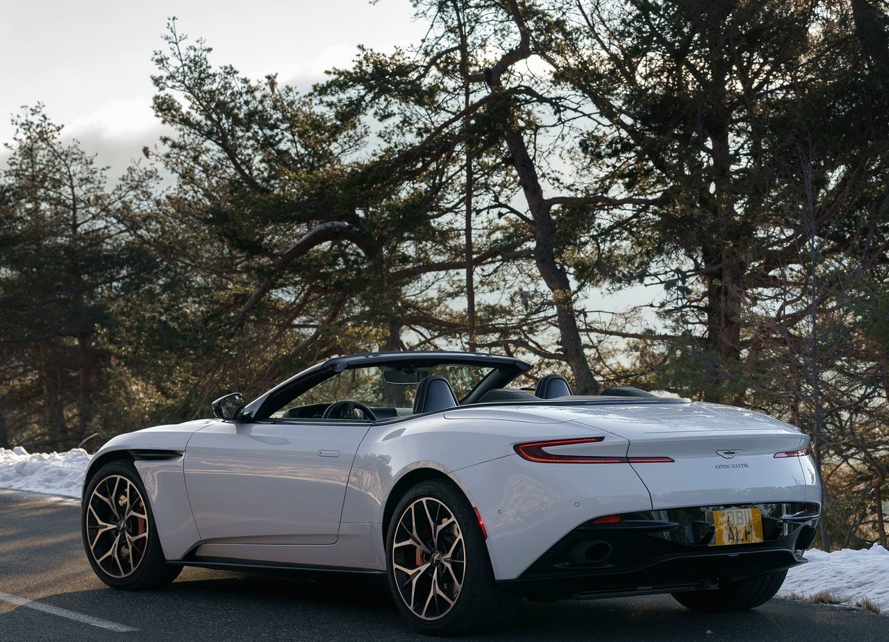 ASTON MARTIN DB11 VOLANTE, foto 126