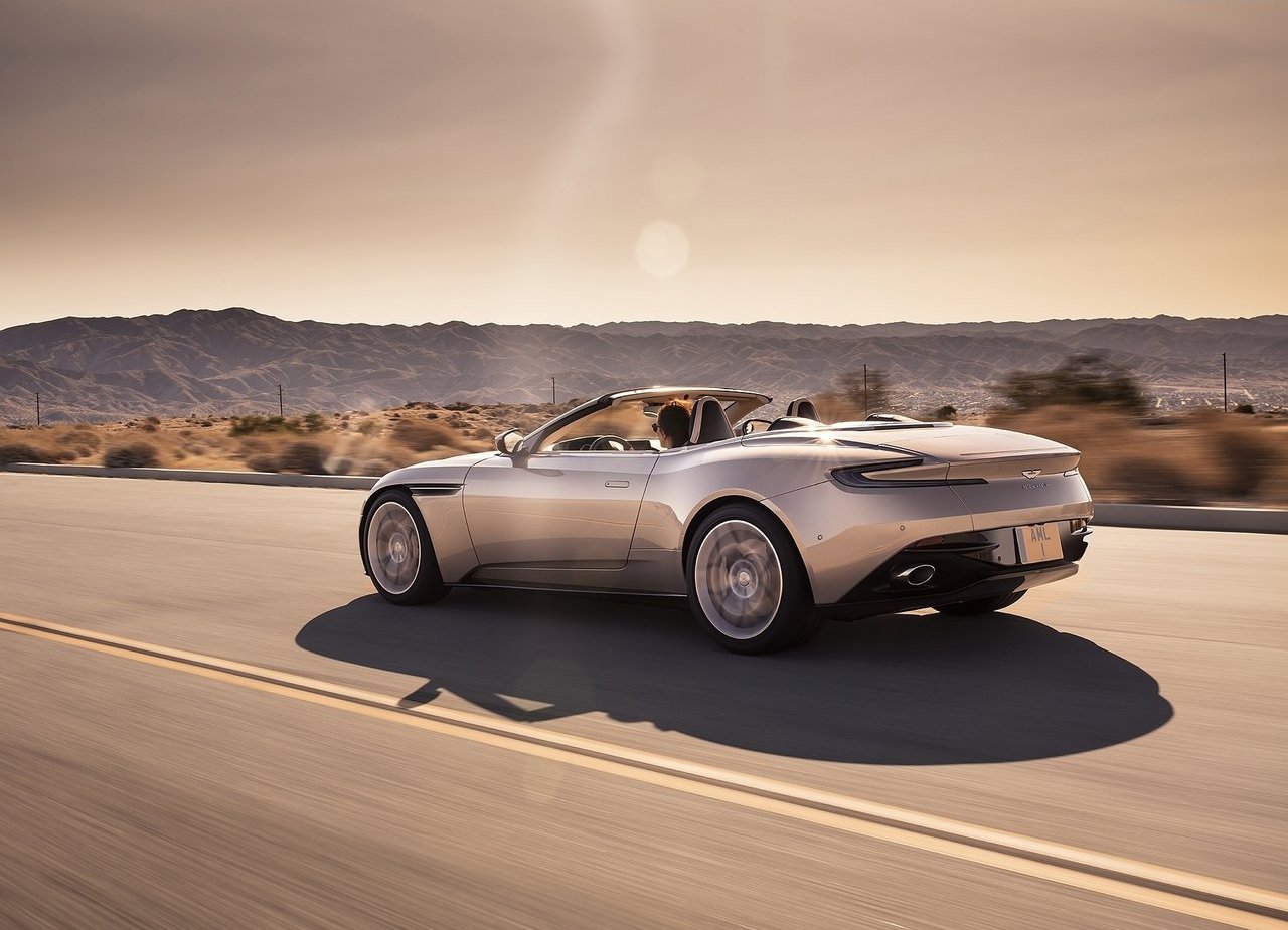 ASTON MARTIN DB11 VOLANTE, foto 132