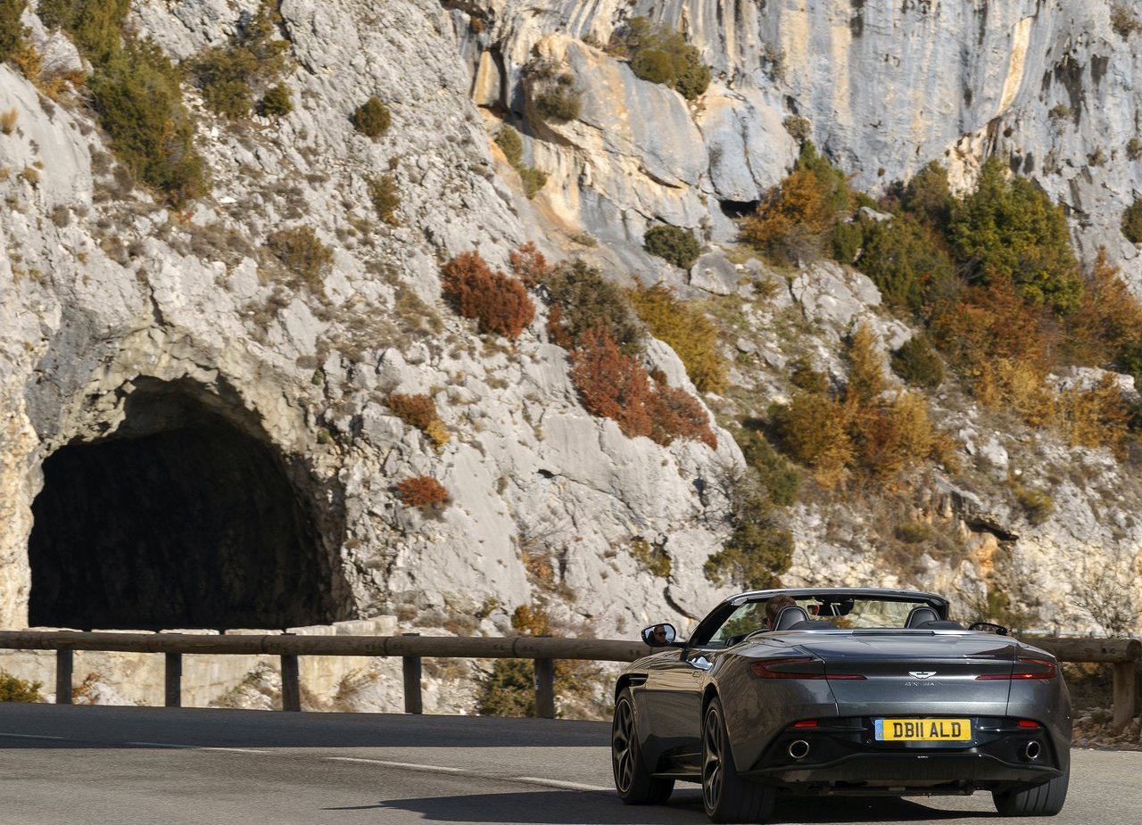 ASTON MARTIN DB11 VOLANTE, foto 149