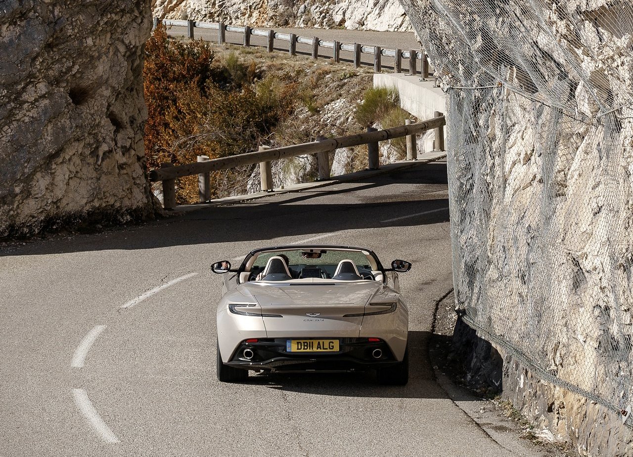 ASTON MARTIN DB11 VOLANTE, foto 155
