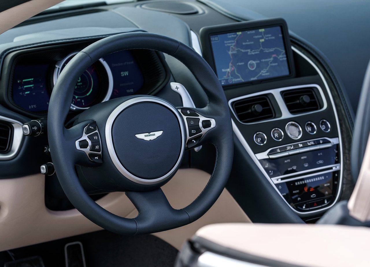 ASTON MARTIN DB11 VOLANTE, foto 161