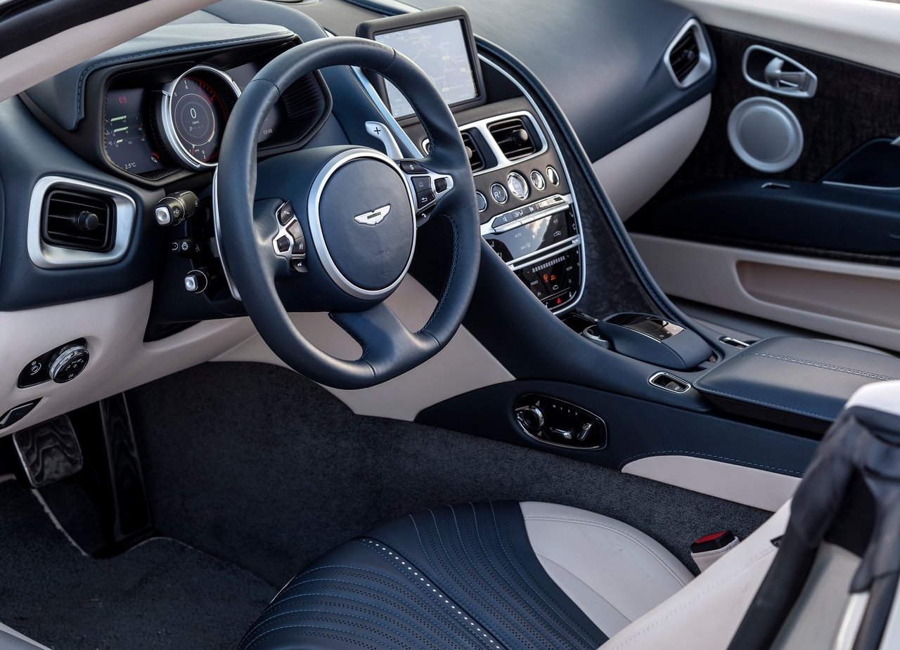 ASTON MARTIN DB11 VOLANTE, foto 162