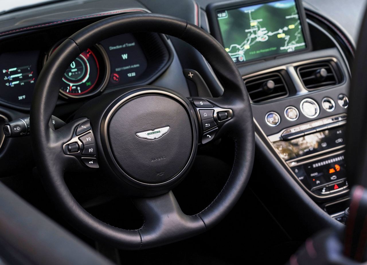 ASTON MARTIN DB11 VOLANTE, foto 163