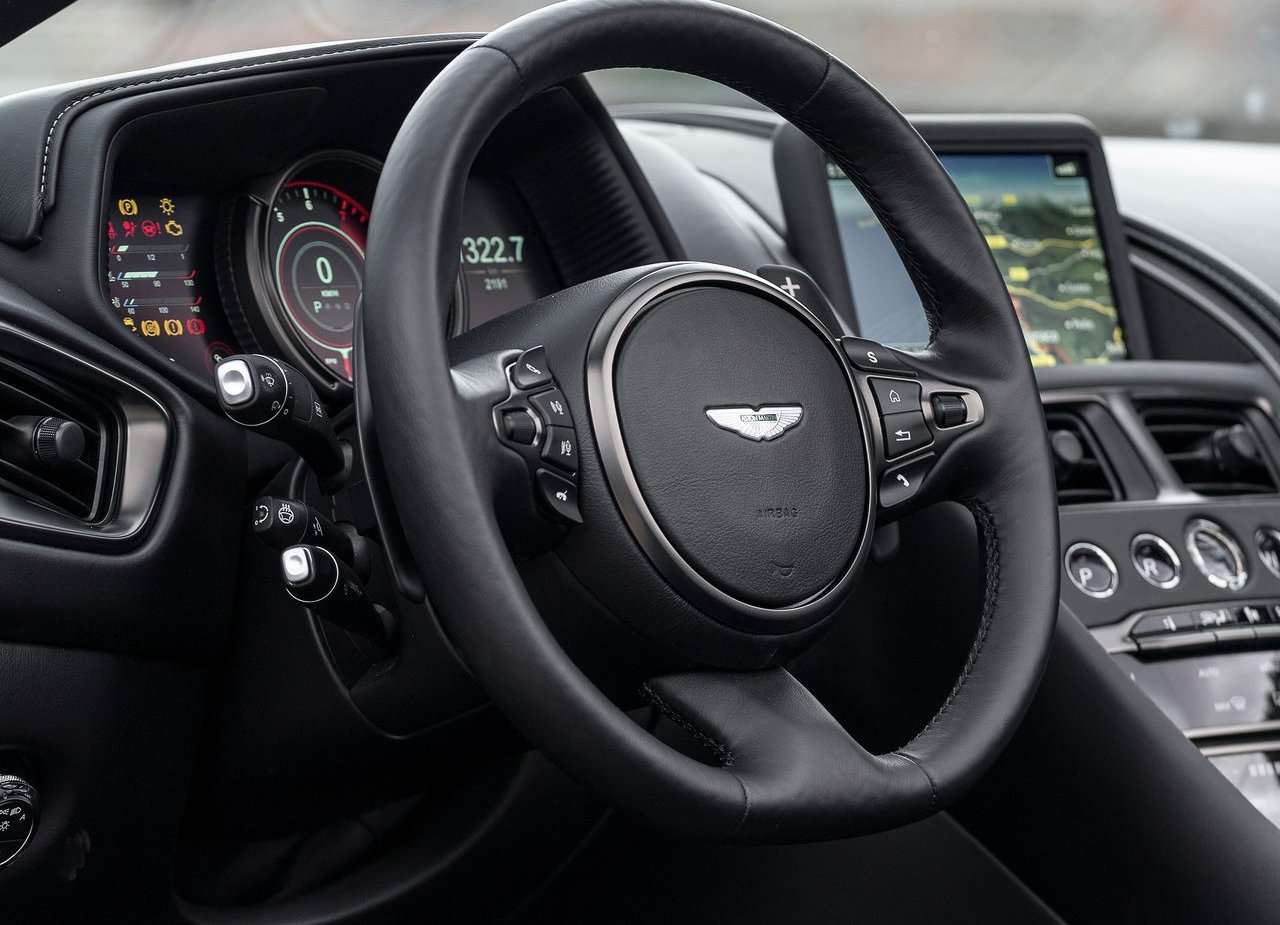 ASTON MARTIN DB11 VOLANTE, foto 164
